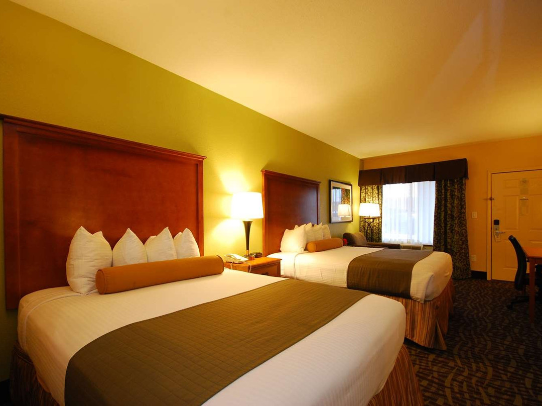 Surestay Hotel By Best Western Alice主图