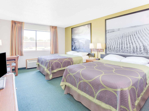 奥尔温速8酒店主图