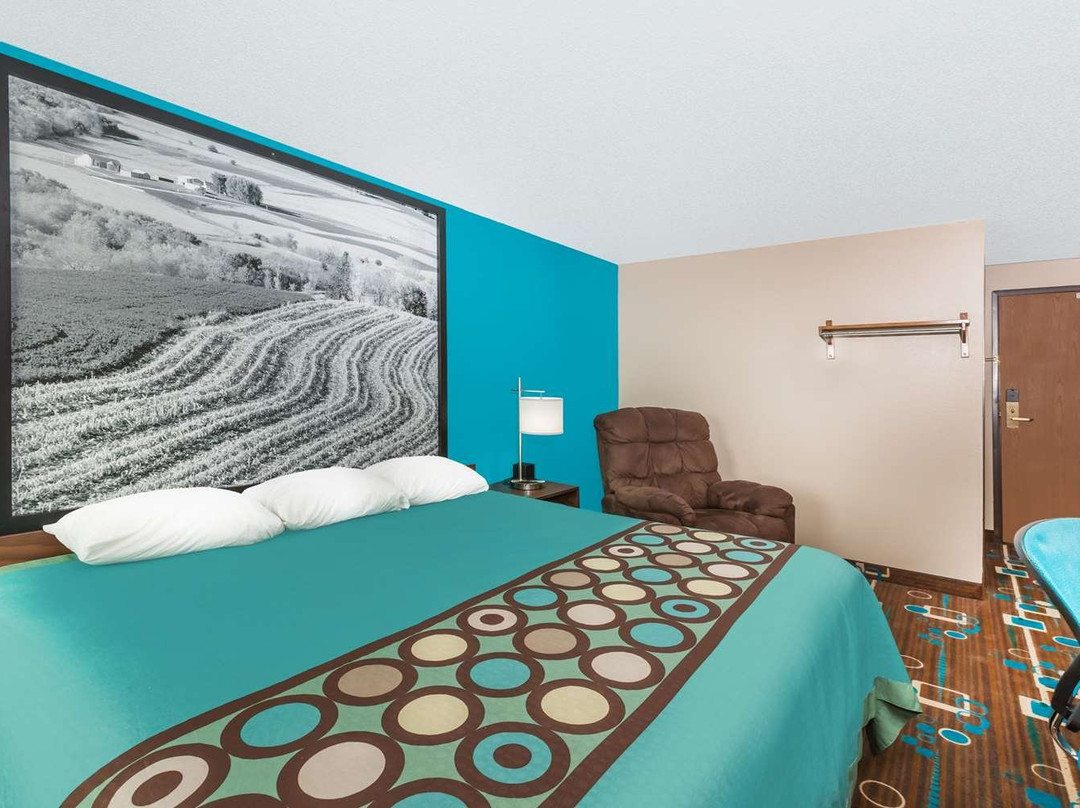 Super 8 by Wyndham Spencer主图