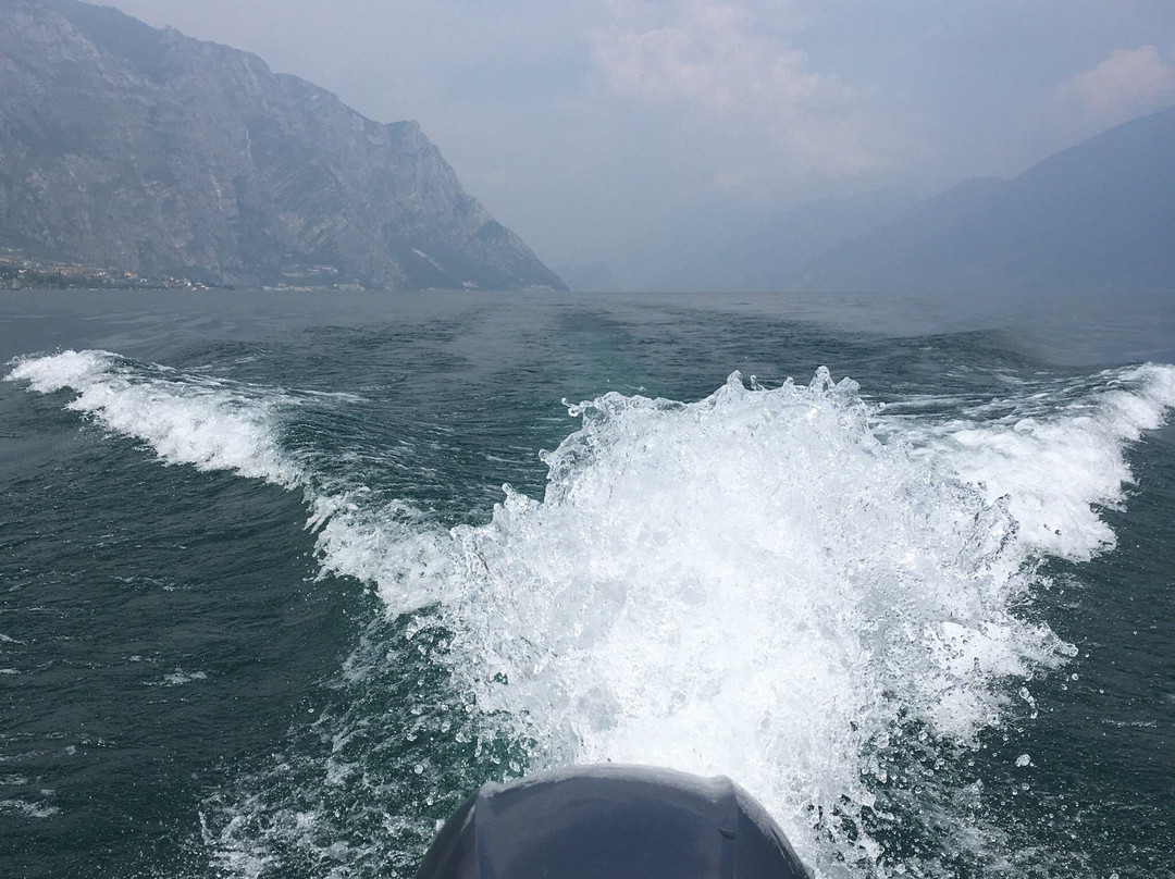 Limone Rent Boat-利莫内必去景点