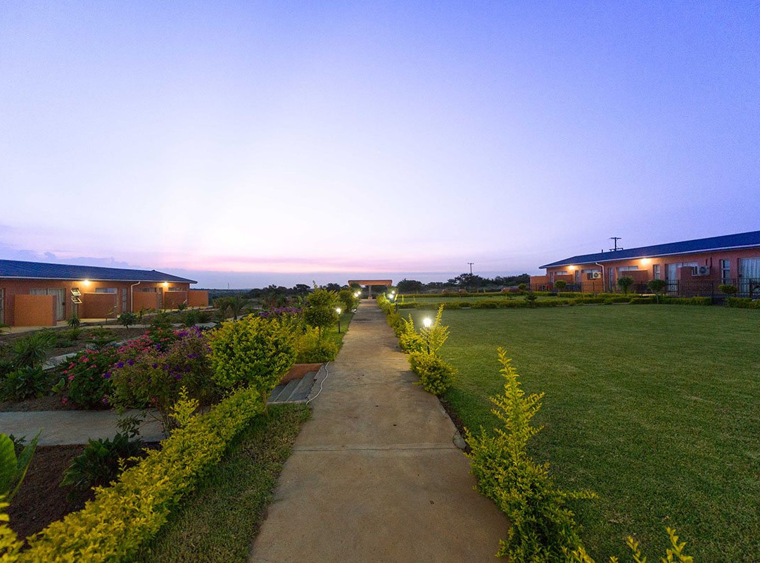 Fullmoon Paradise Lodge主图