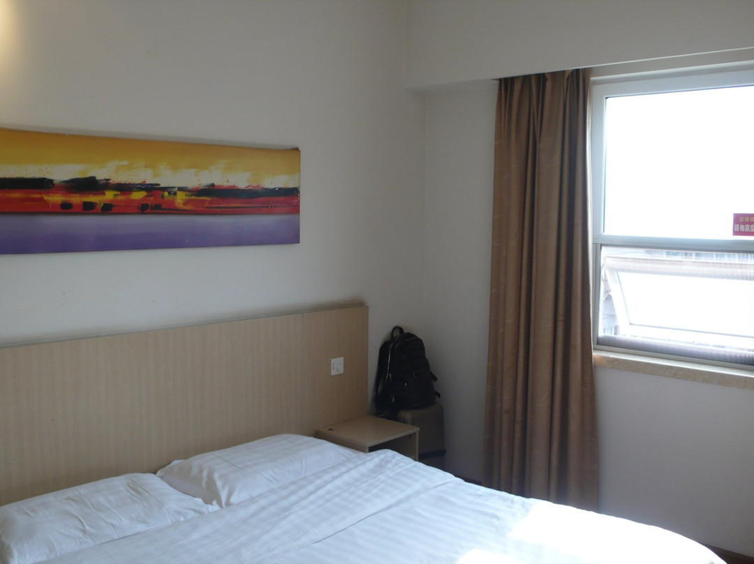 艳阳天小厨旅店武汉前进一路主图