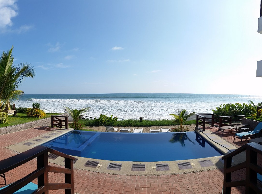 Sanctuary Puerto Cayo Lodge