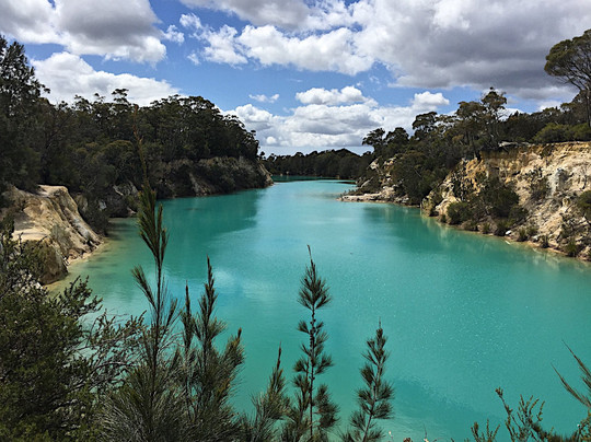 探索South Mount Cameron