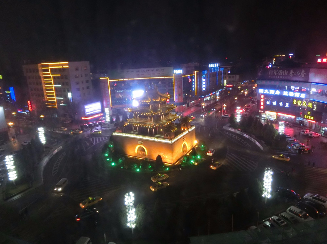 逸兴大酒店主图