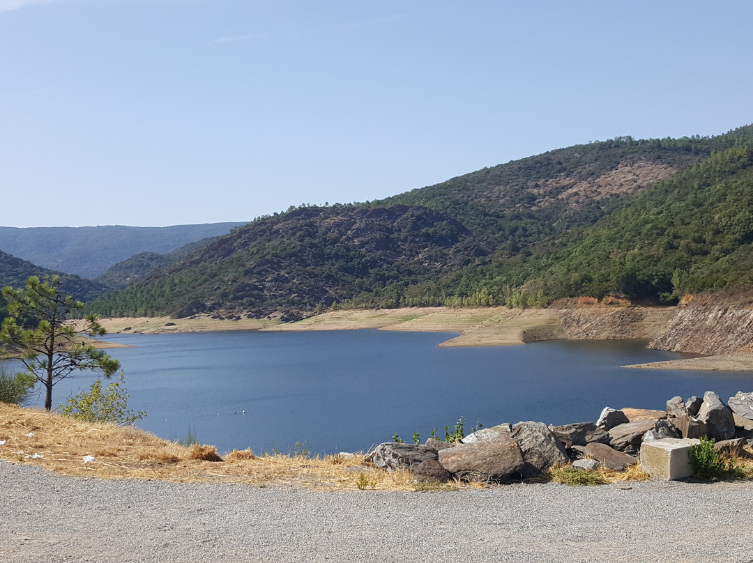 Le Barrage de la Verne-La Mole必去景点
