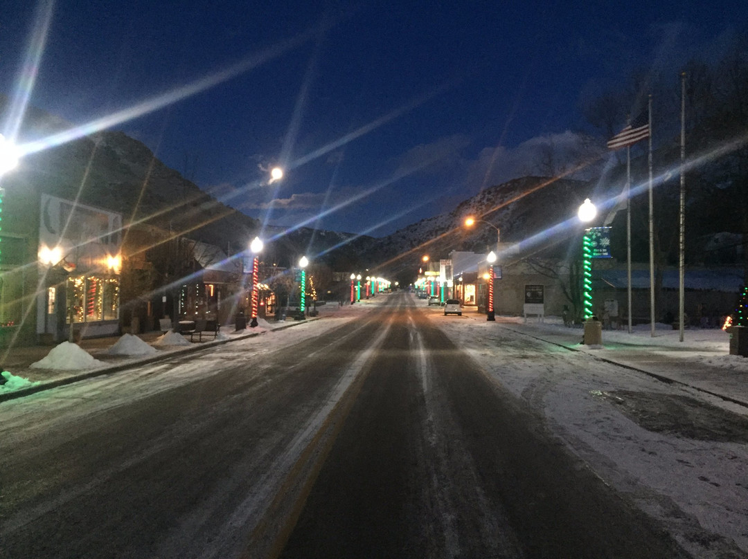 The Purple Moon-Lava Hot Springs必去景点