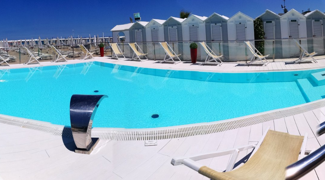 Spiaggia 60 Riccione - Bagni Giorgio-里乔内必去景点