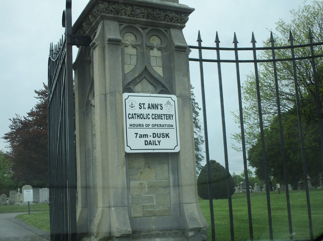 St. Ann Cemetery-克兰斯顿必去景点