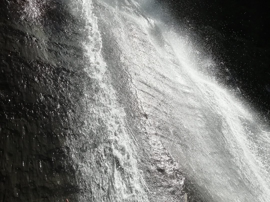 Hum Hum Water Falls景点图片