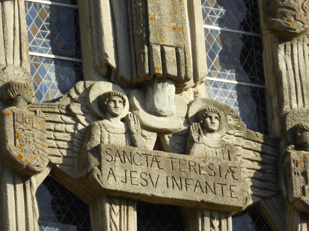 Église Sainte-Thérèse-de-l'Enfant-Jésus d'Élisabethville景点图片