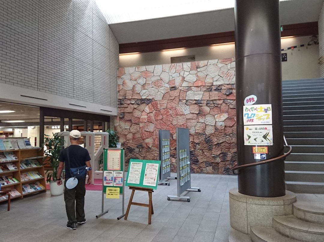 Fussa City Central Library-福生市必去景点