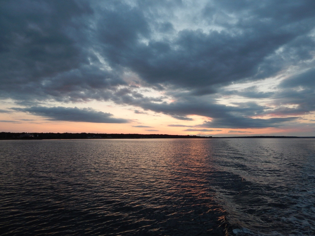 River Run Dining Cruises-Montague必去景点