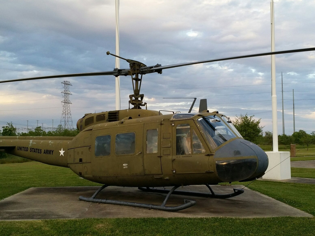 The Veterans Memorial Park & Bridge-Port Arthur必去景点
