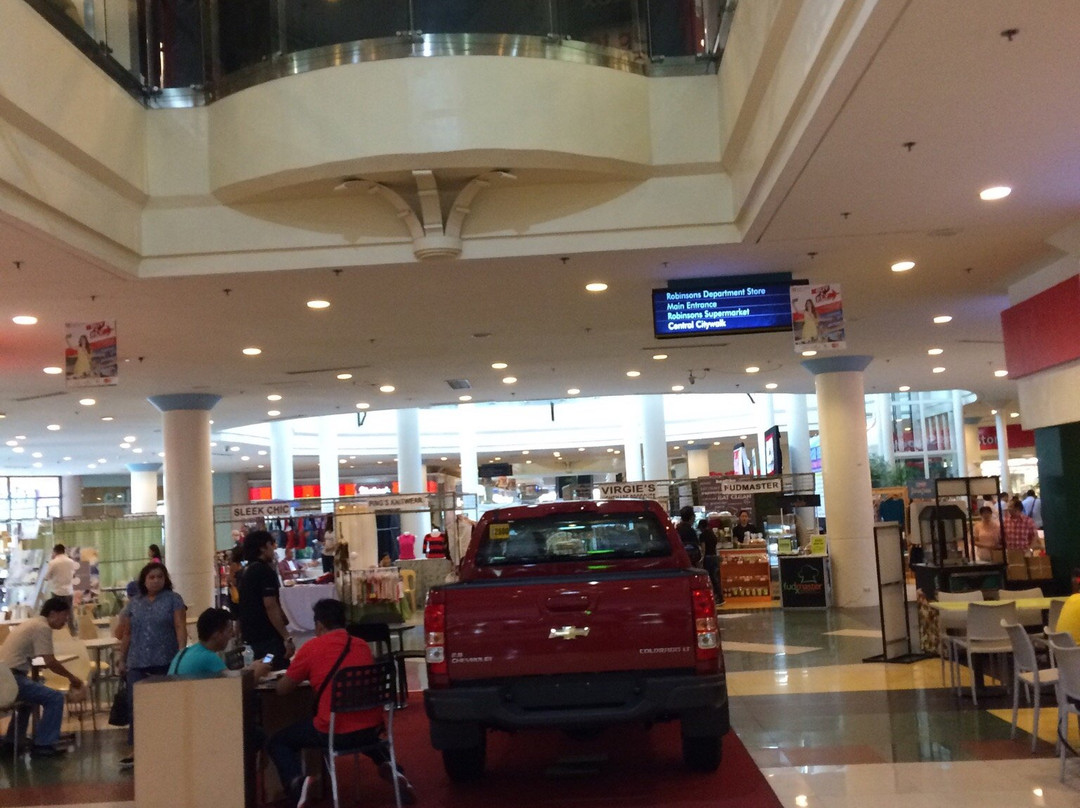 Robinson's Place景点图片