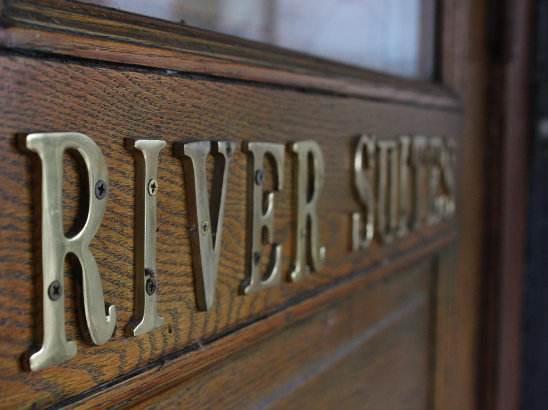 Froggy Bottoms River Suites主图