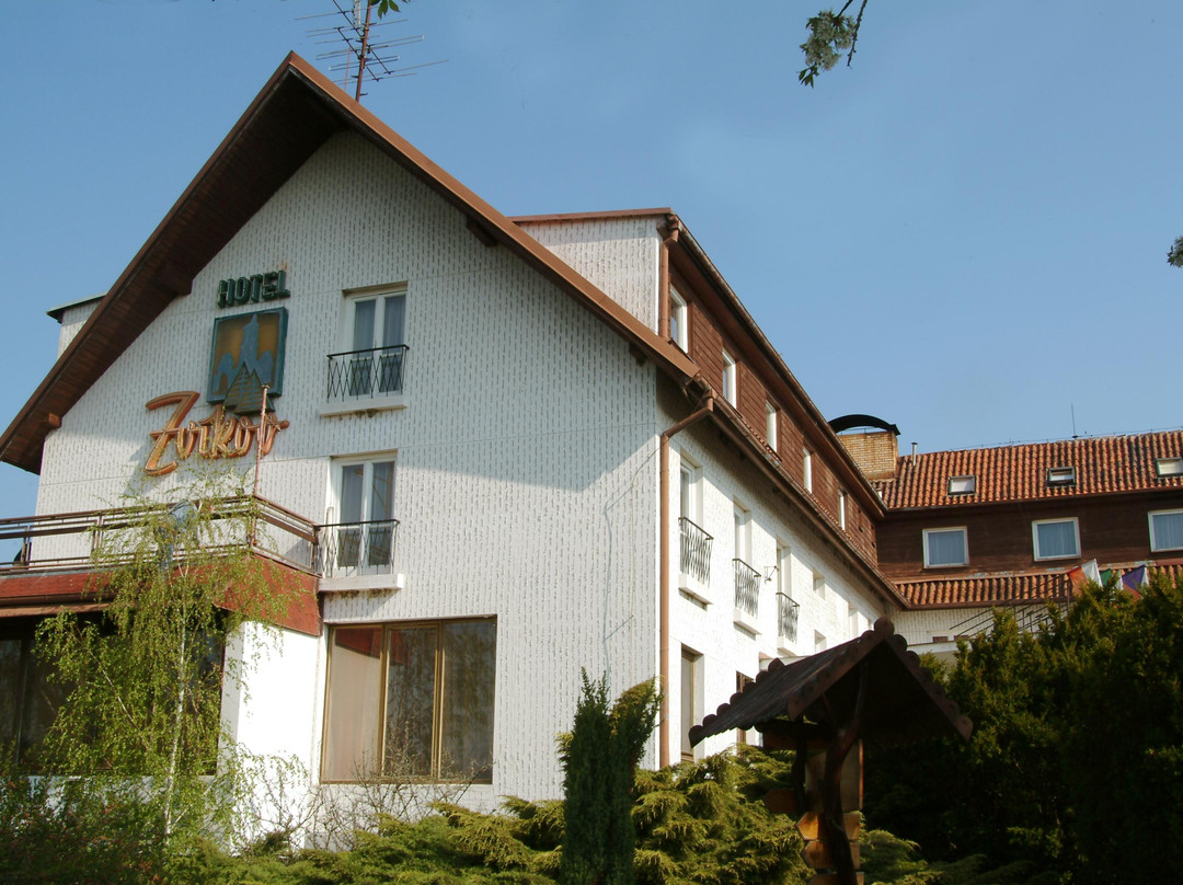 Kovarov酒店住宿-Hotel Zvikov