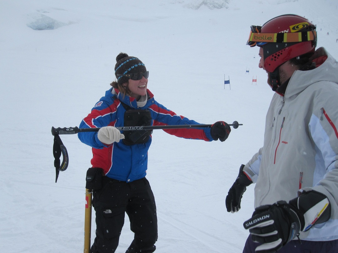 Ski Instructor Lynn Mill-伊泽尔谷必去景点