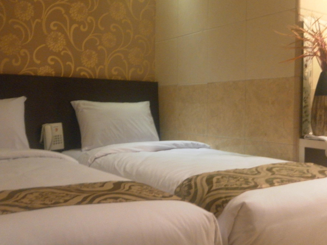 OYO 1702 Harmoni Inn Makassar主图