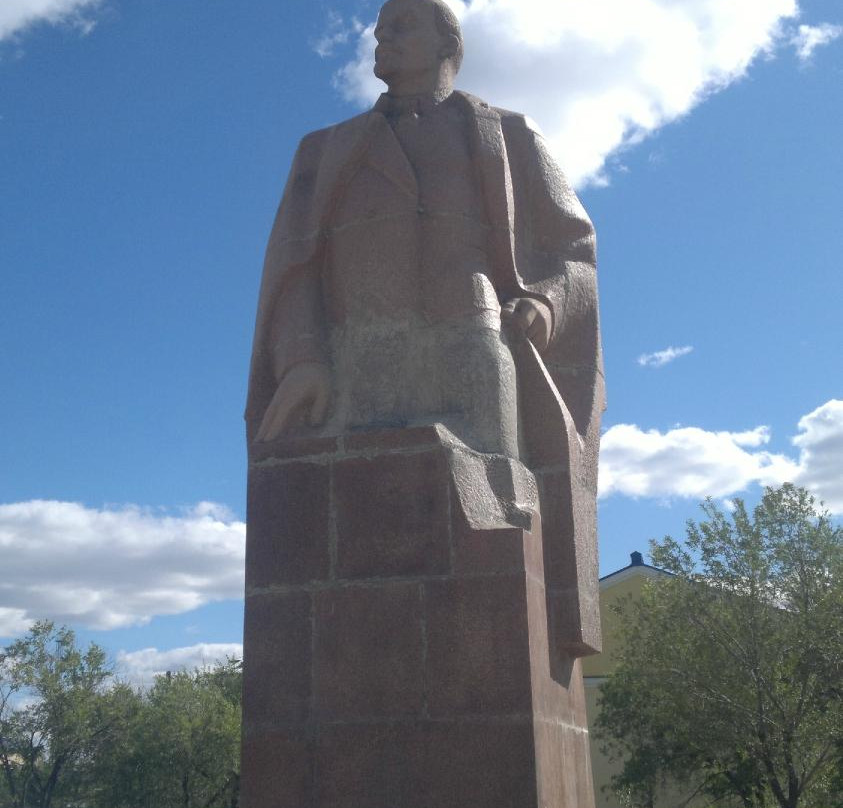 Statue of Lenin