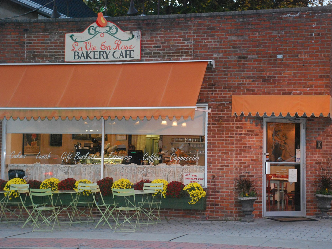 La Vie En Rose Bakery Cafe