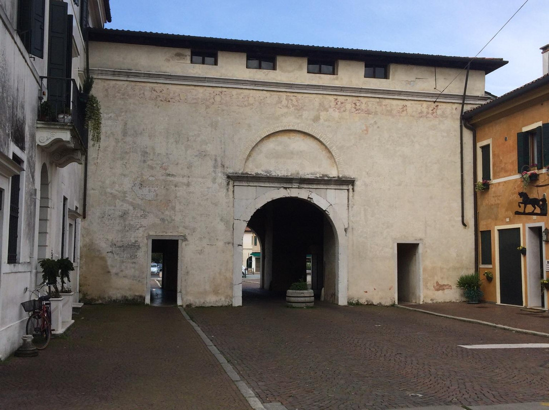 Porta Santi Quaranta-特雷维索必去景点