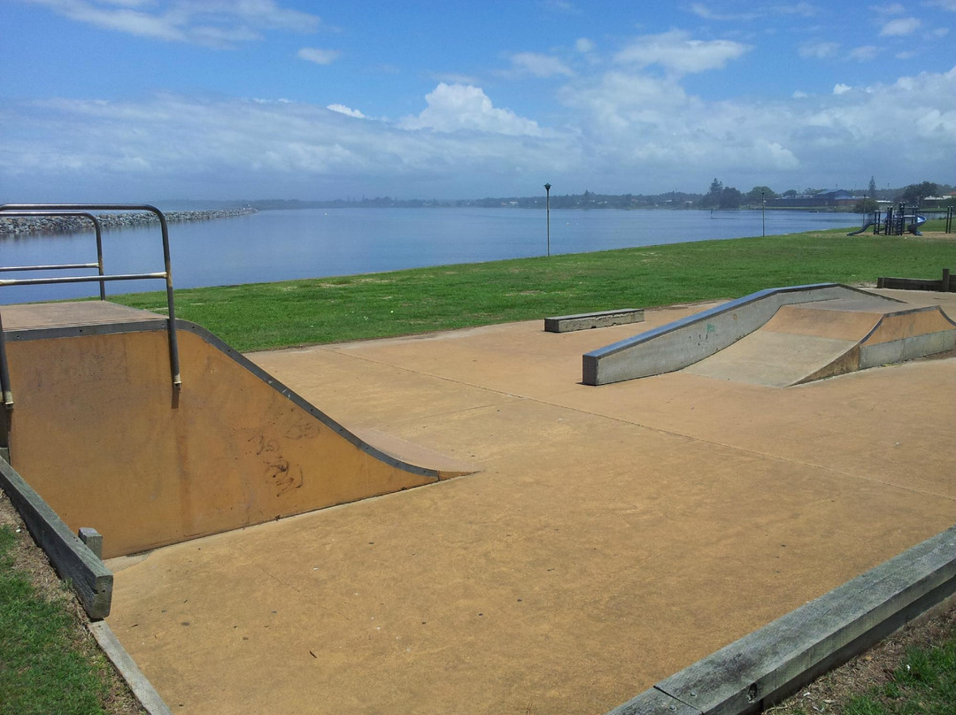 Harrington Village Motel主图