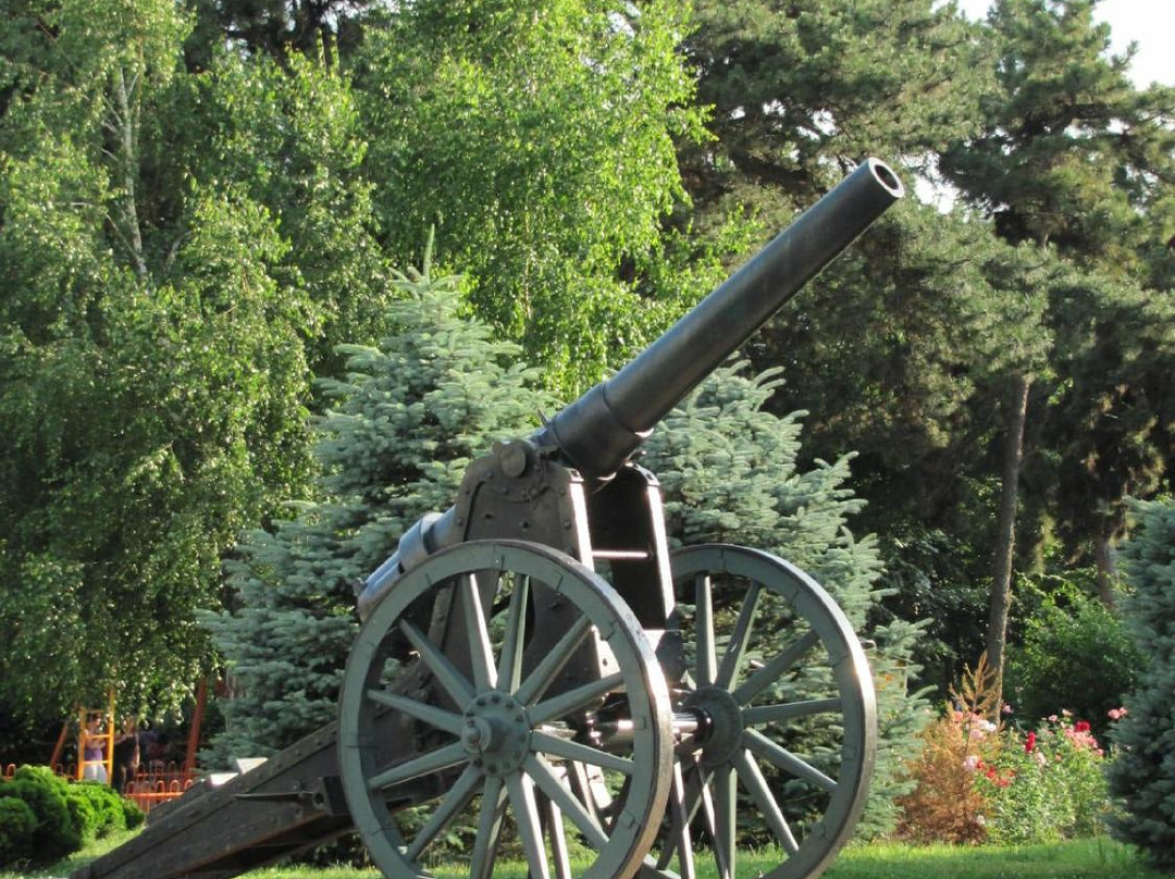 Monumentul eroilor / Monument to the heroes-Drobeta-Turnu Severin必去景点