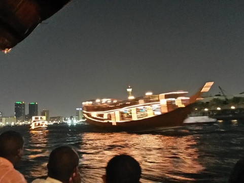 迪拜河Abra木船码头-迪拜必去景点