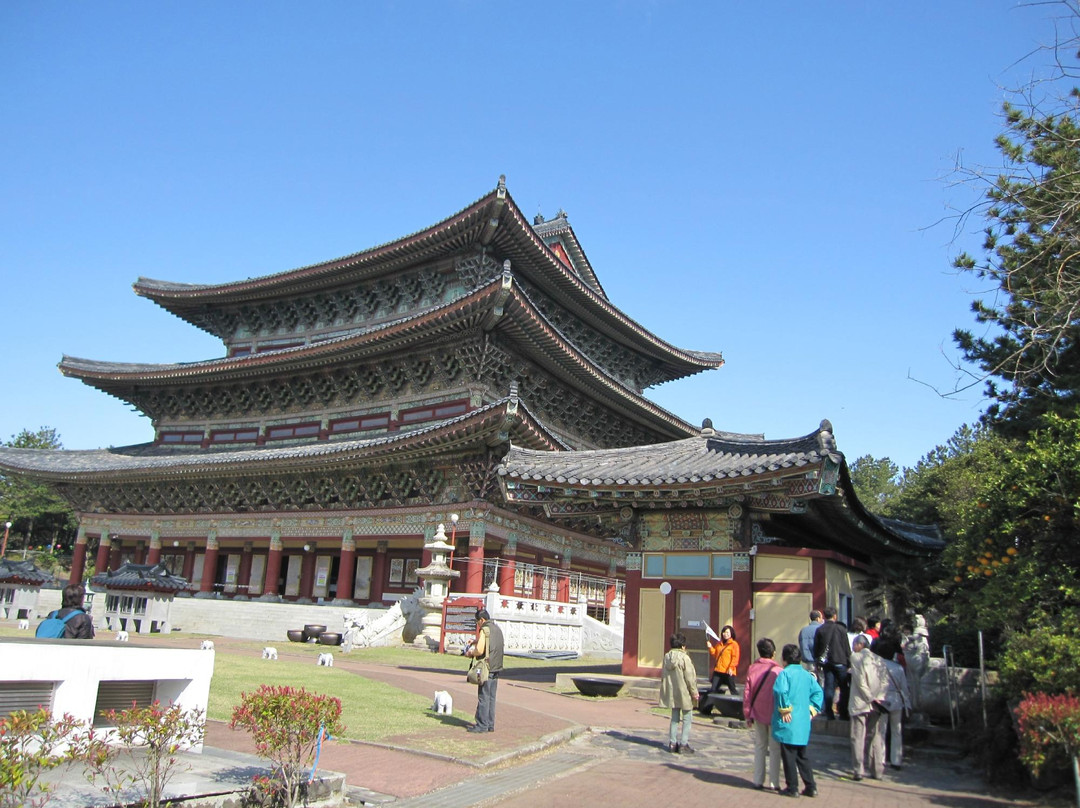 药泉寺-西归浦市必去景点