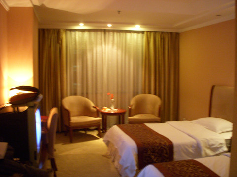 天友大酒店（重庆两路口地铁站儿童医院店）主图