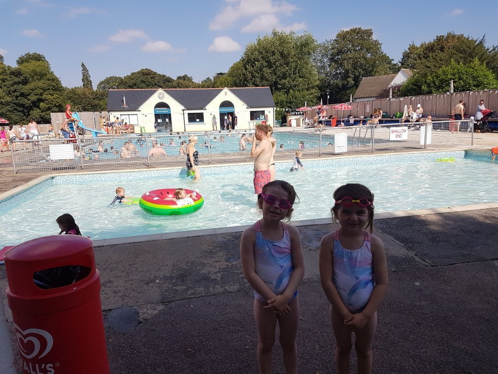 Cirencester Open Air Swimming Pool景点图片