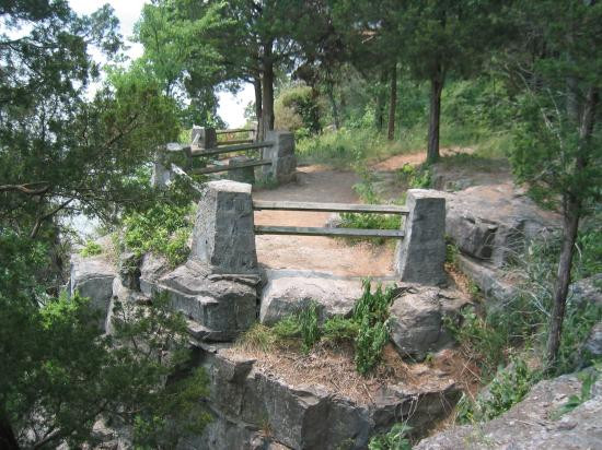 Tower Rock-Grand Tower必去景点