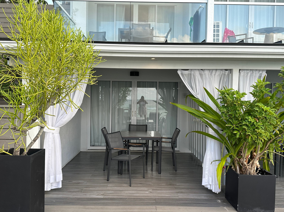 南加普大酒店主图