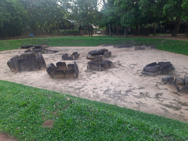 Ibbankatuwa Megalithic Tombs景点图片