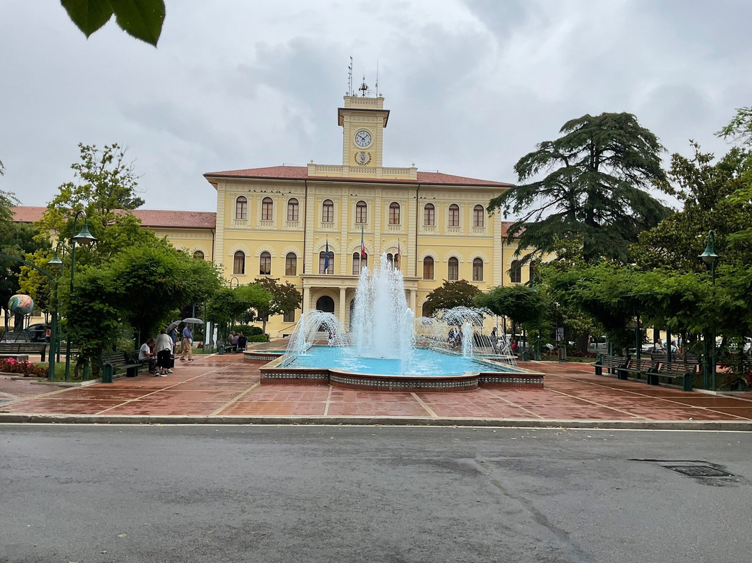 Palazzo Mancini-卡托利卡必去景点