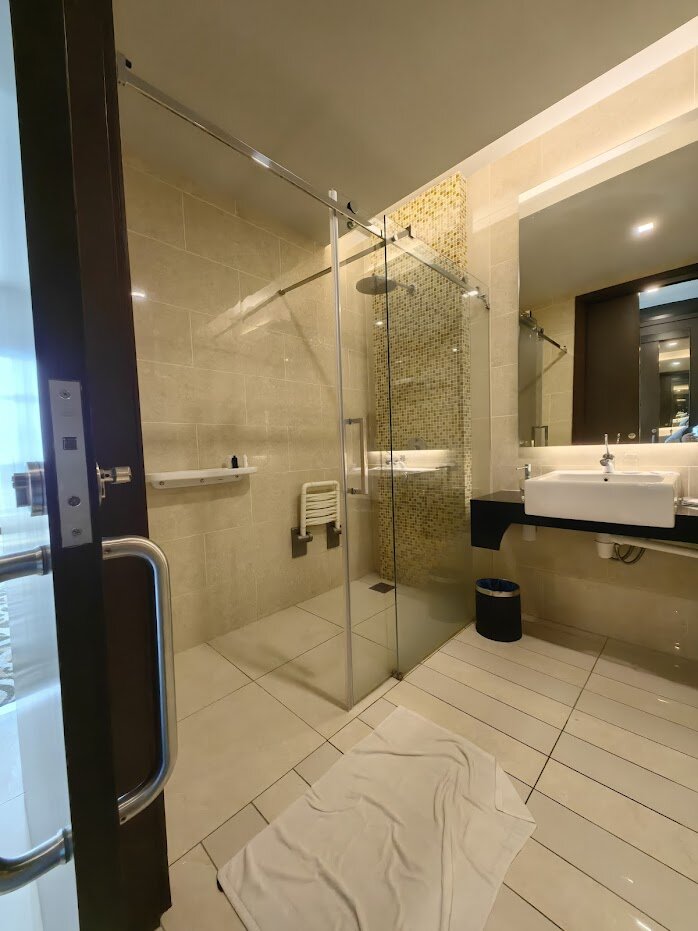 Raia Hotel & Convention Centre Kuching-浴室