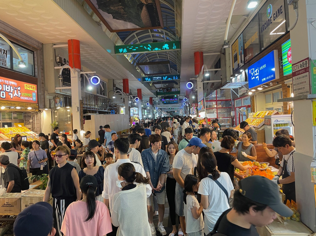 Segowipo Maeil Olle Market-西归浦市必去景点