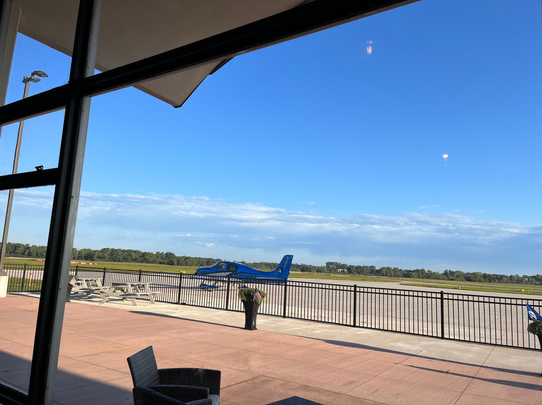 The Apron Restaurant and Spirits