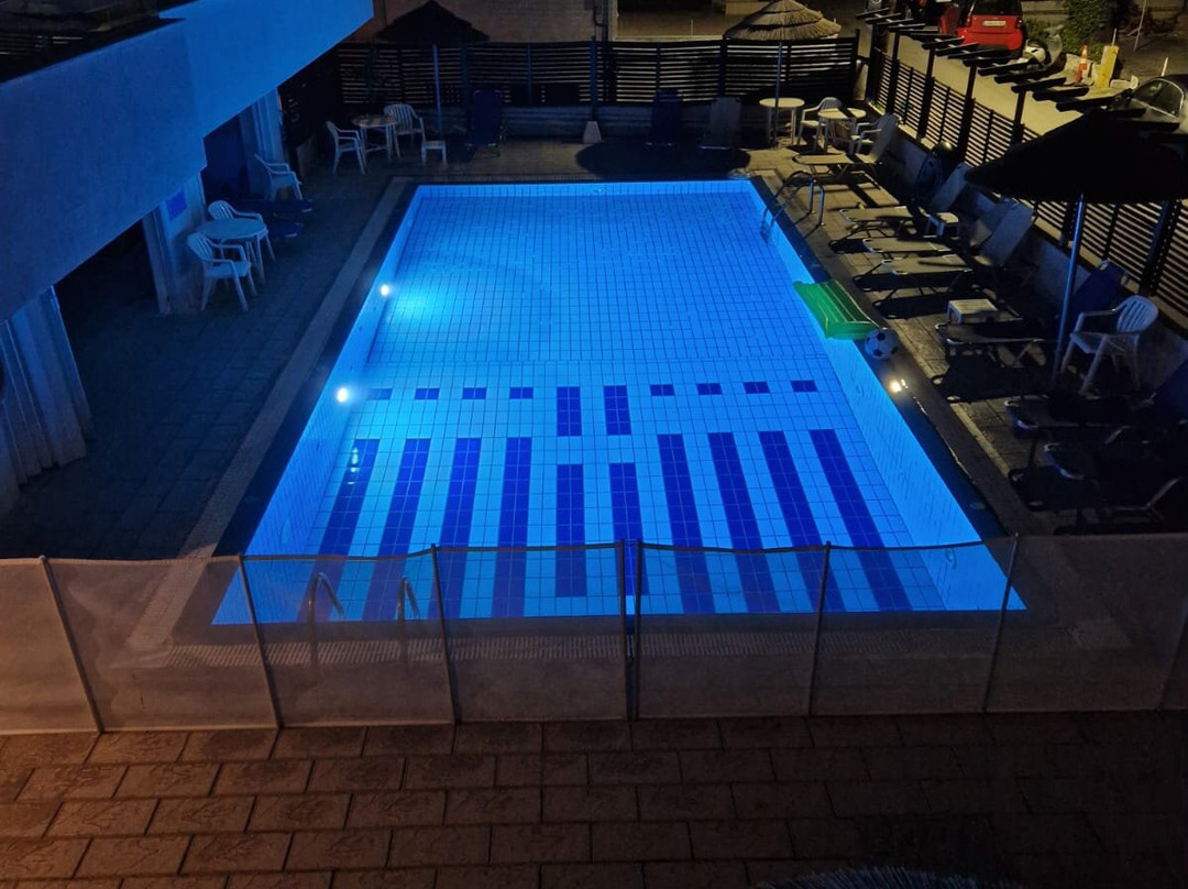 Caravel Apartment Hotel主图