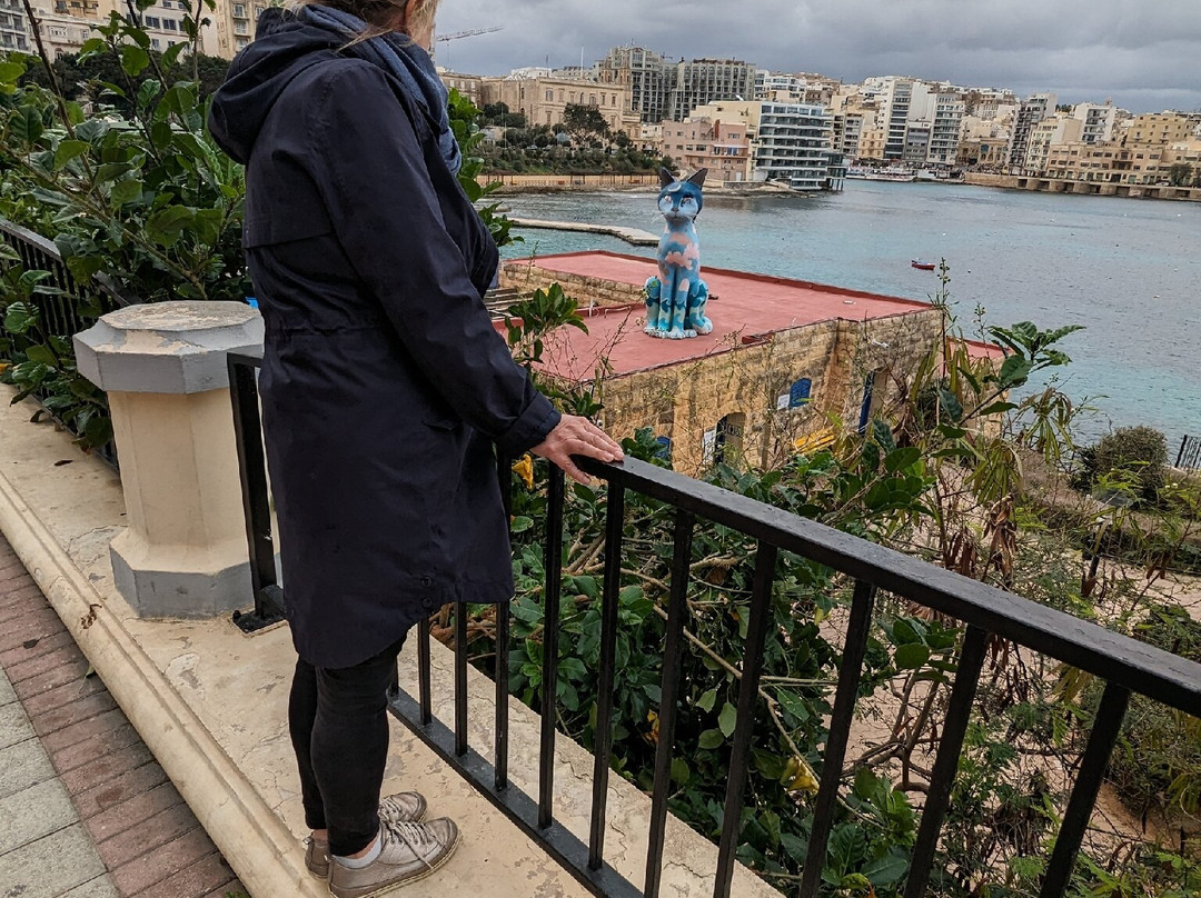 Cat Statue-斯利马必去景点