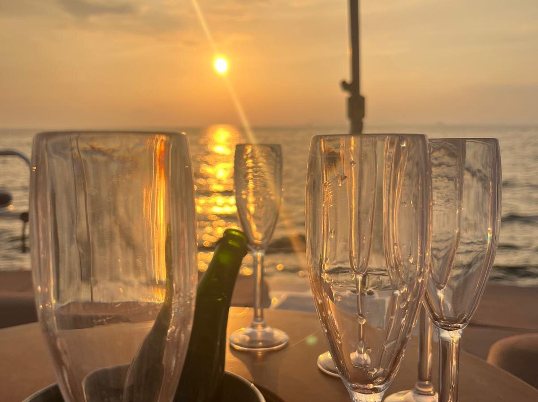 Charter Dock A-莆缴必去景点