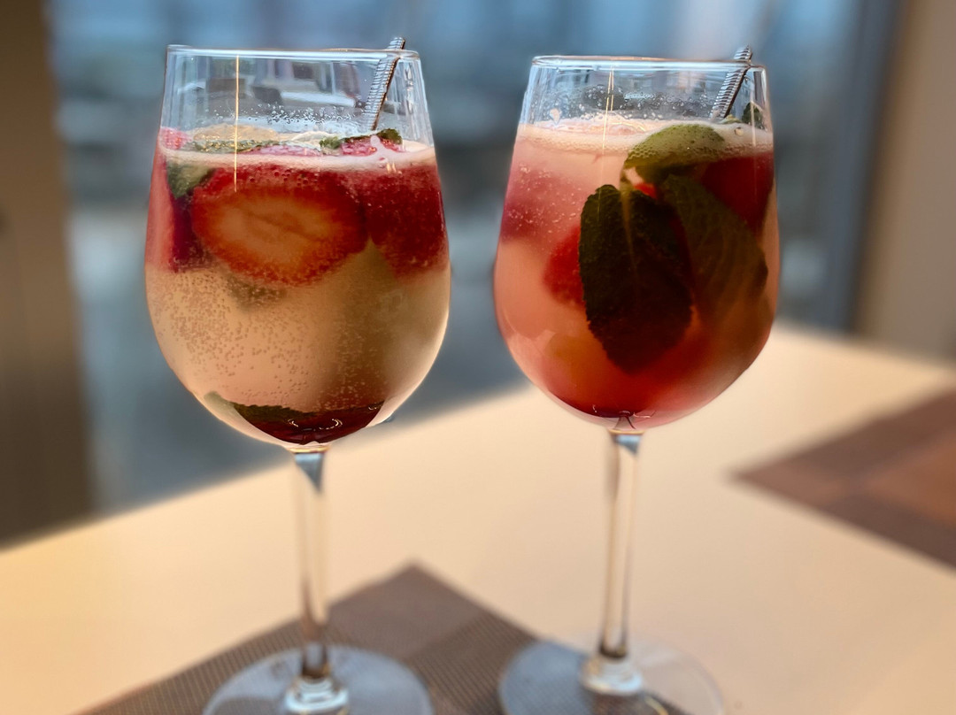 Qatar Airways Premium Lounge景点图片