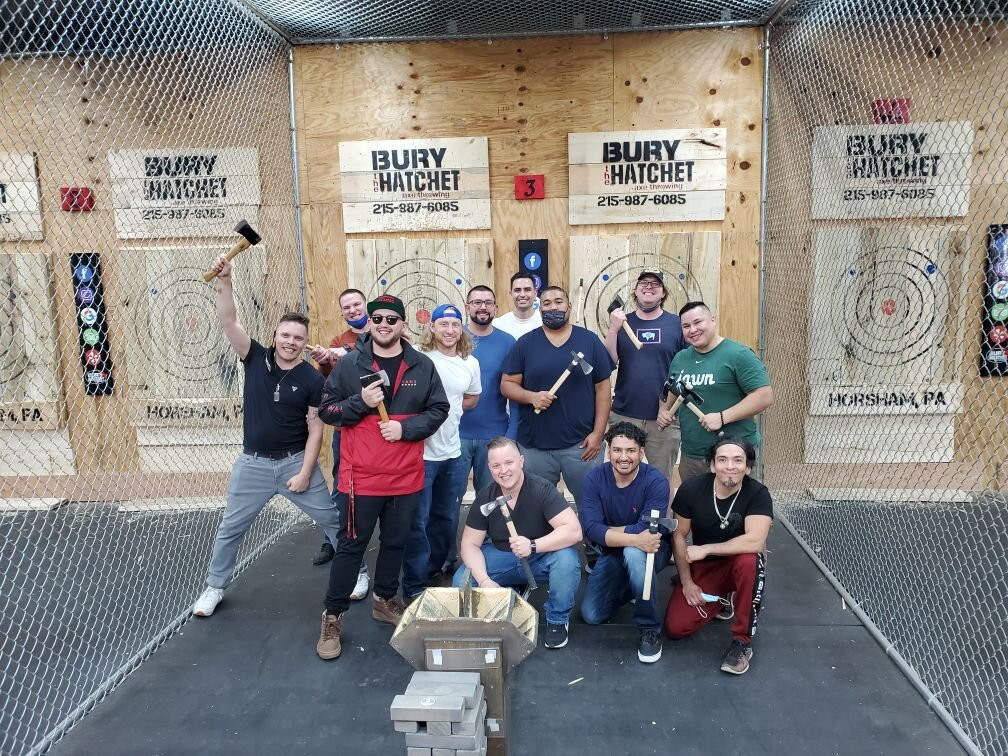 Bury the Hatchet Horsham - Axe Throwing景点图片