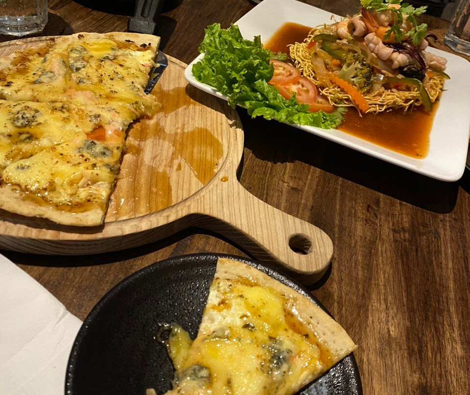 Peachy Bar & Restaurant