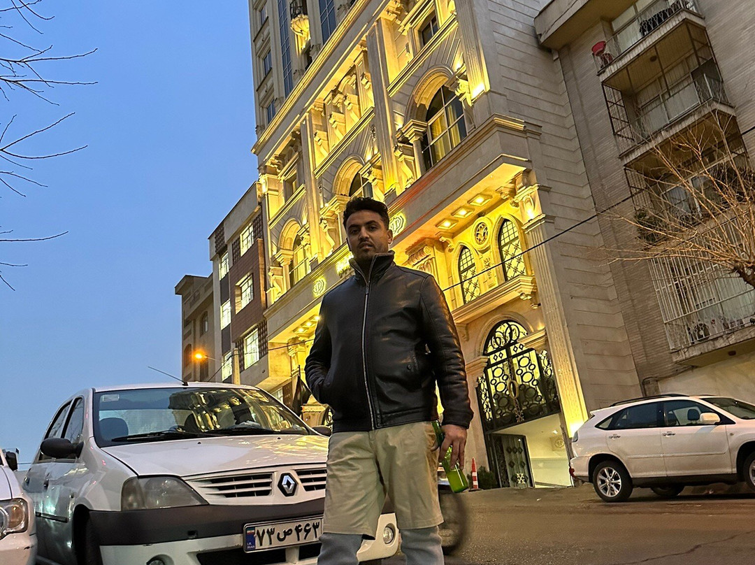Persian Plaza Hotel主图