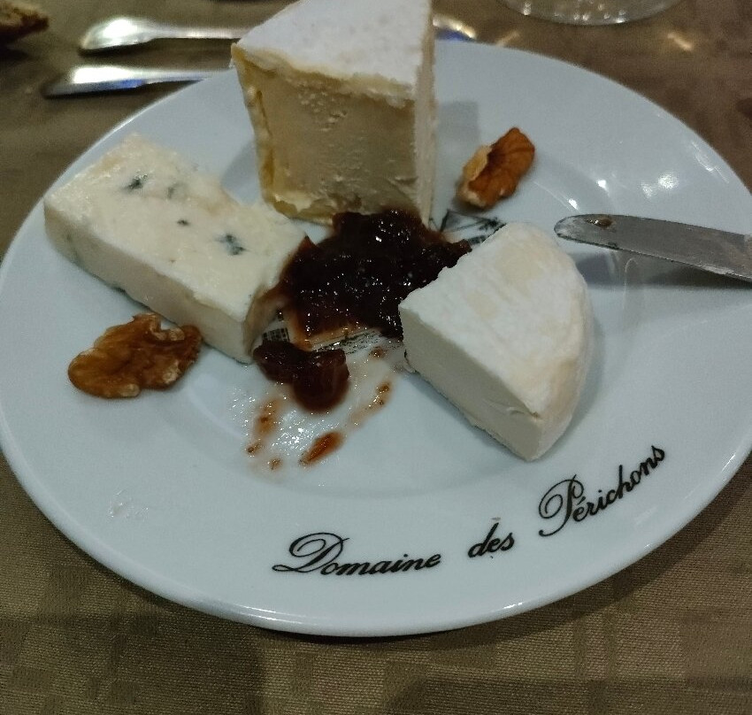 Chateau des Perichons主图