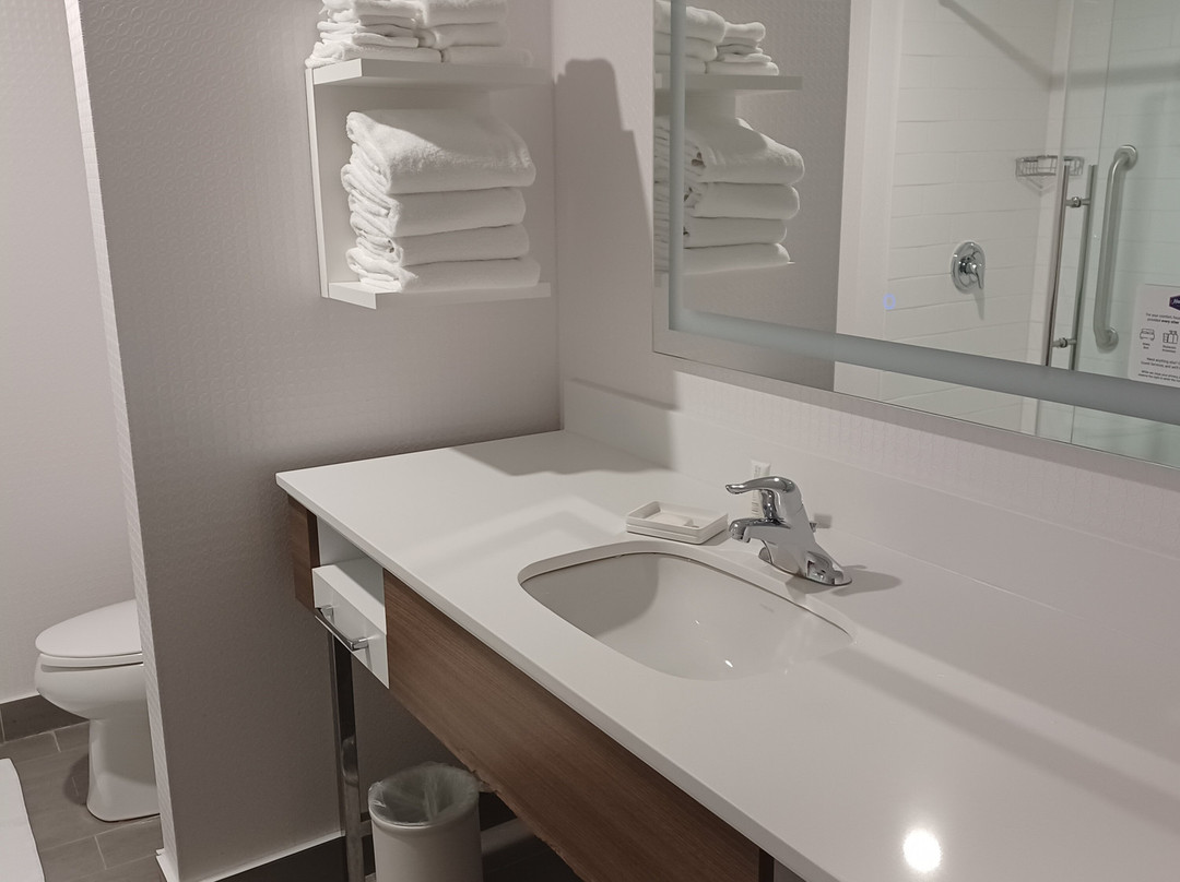 Hampton Inn & Suites By Hilton Belleville主图