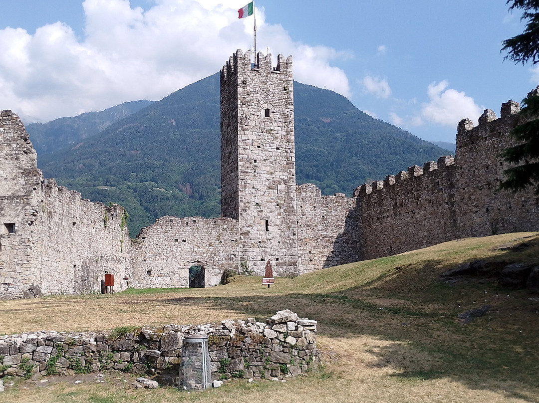 Castello Di Breno景点图片