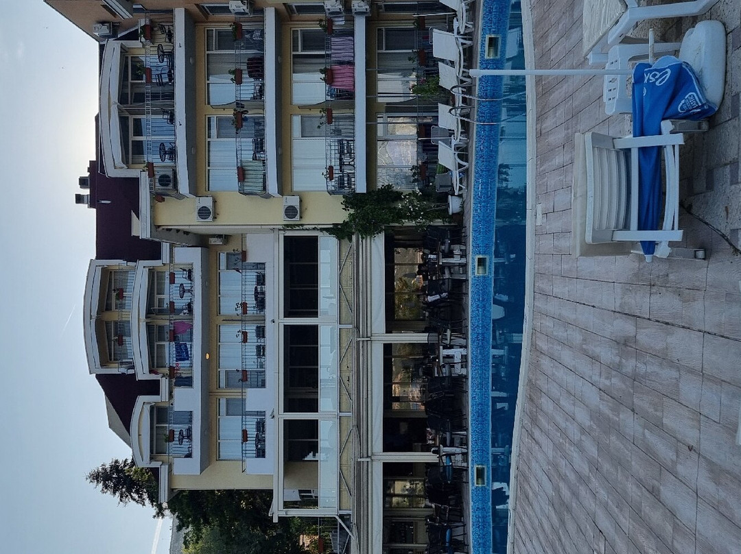 Helios Hotel主图